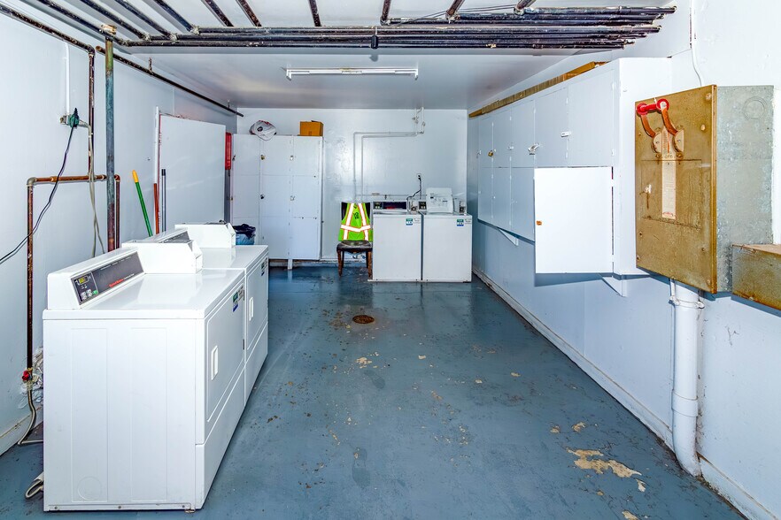 More Photos Of 1214 Walker Ave, Baltimore Apartments For Sale