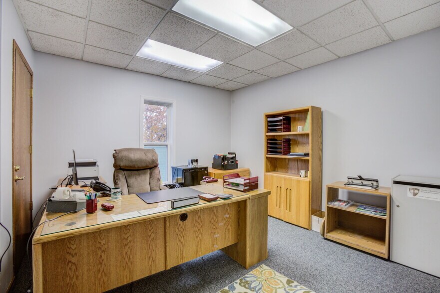 More Photos Of 2434 Commerce Blvd, Mound Office For Sale