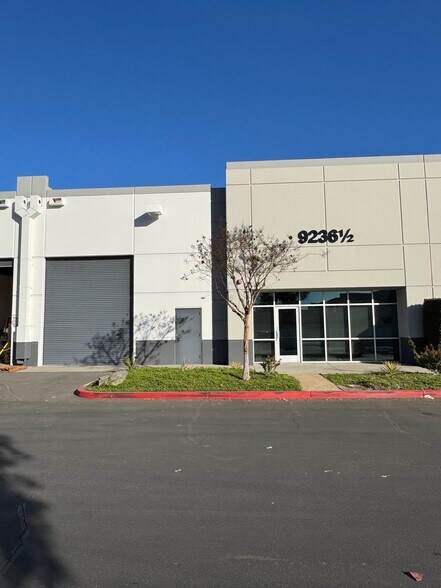 More Photos Of 9220-9268 1/2 Hall Rd, Downey Manufacturing For Lease