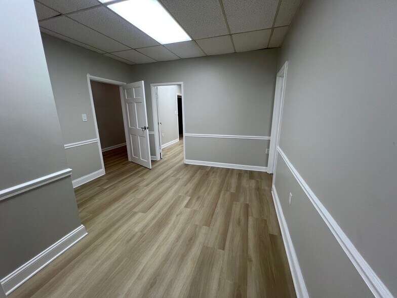 More Photos Of 8-10 Crain Hwy N, Glen Burnie Storefront Retail Office For Sale