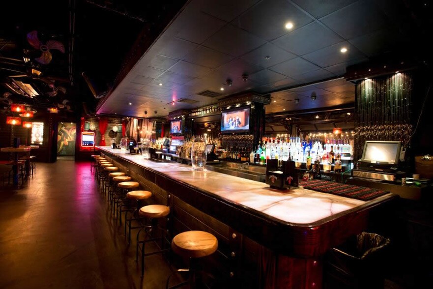 More Photos Of 2600 Travis St, Houston Freestanding For Lease