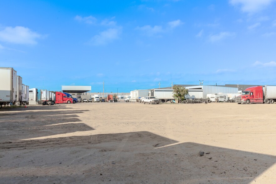 More Photos Of 119 North America Rd, Laredo Land For Sale