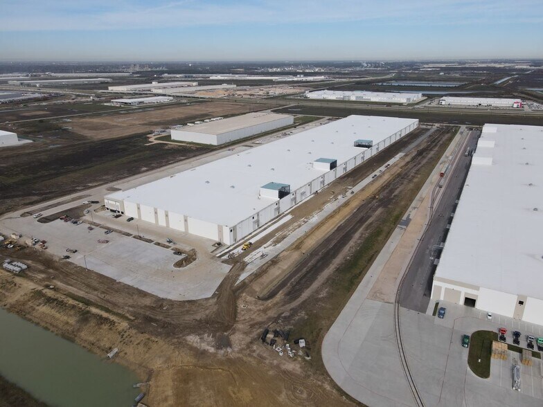 More Photos Of 6500 Nita Way, Baytown Distribution For Sale