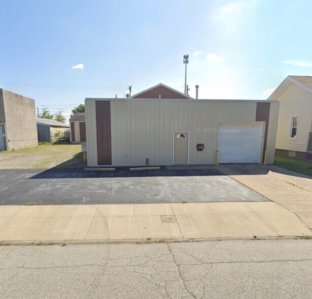 Primary Photo Of 158 Woodbury St, Elyria Flex For Sale