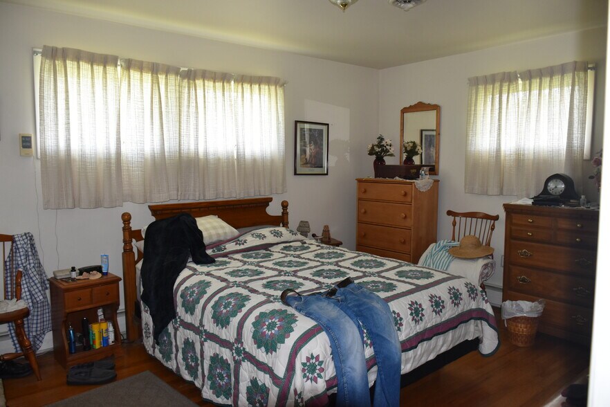 More Photos Of 4592 S Delaware Dr, Easton Auto Repair For Sale