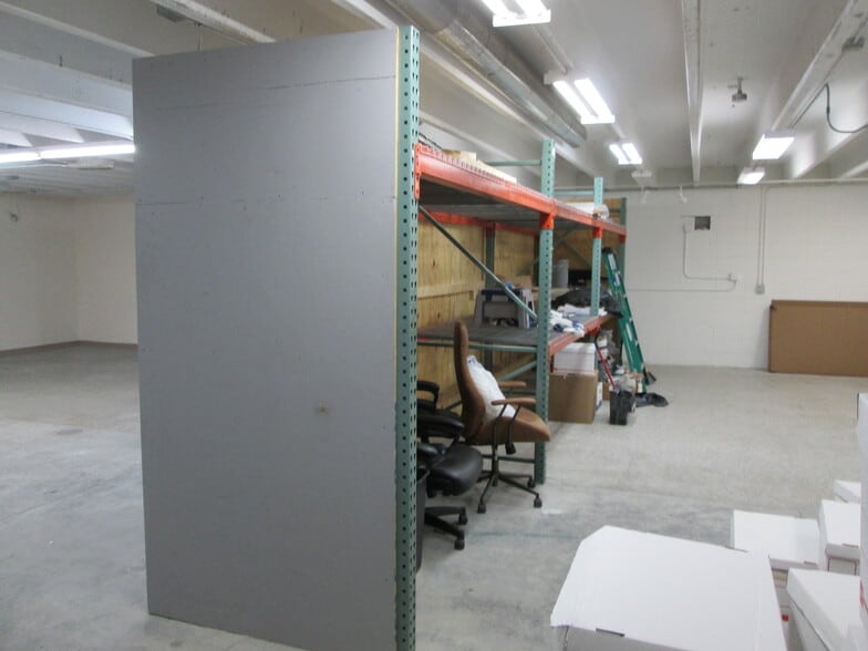 More Photos Of 100 W Burleigh Blvd, Tavares General Retail For Lease