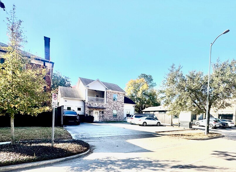 Primary Photo Of 919 W Gray St, Houston Office For Lease