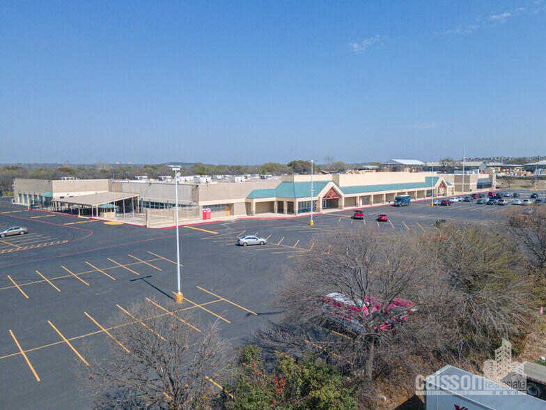 More Photos Of 11711 IH 35 N, San Antonio Office For Lease