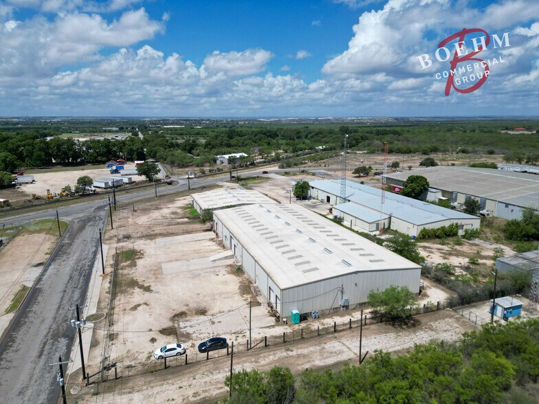 More Photos Of 995 Industrial Blvd, Del Rio Distribution For Lease