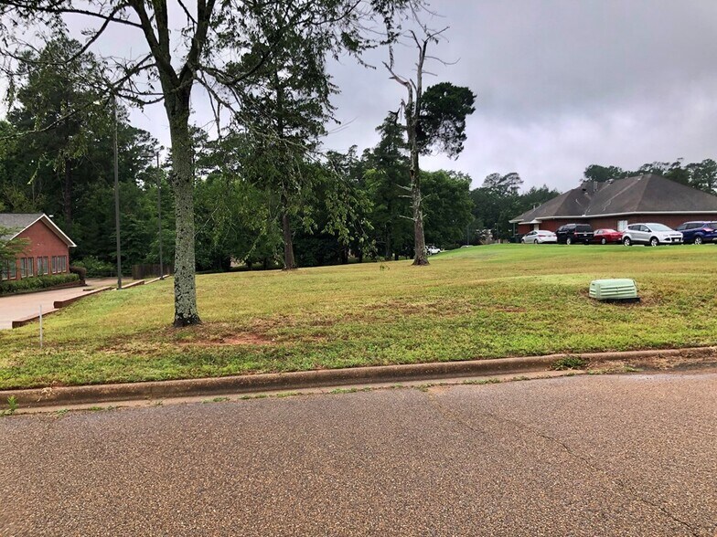 More Photos Of .753 ac Russell Boulevard, Nacogdoches Land For Sale