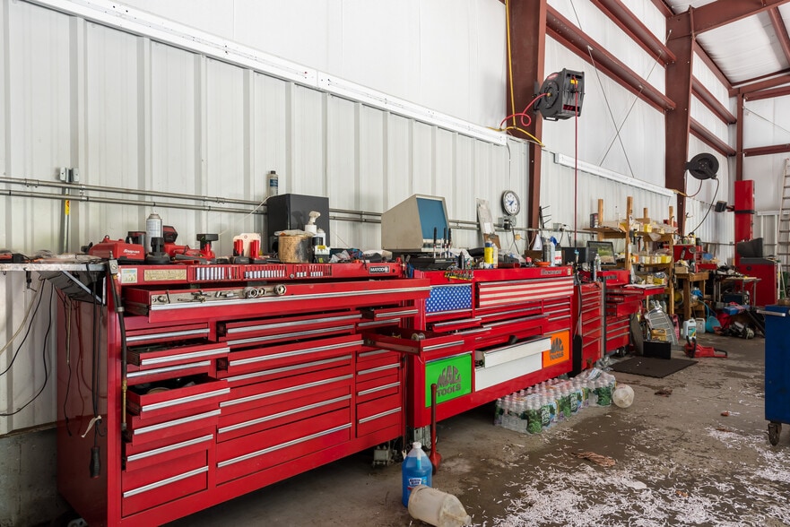 More Photos Of 7 Colonel Dr, Bourne Auto Repair For Sale