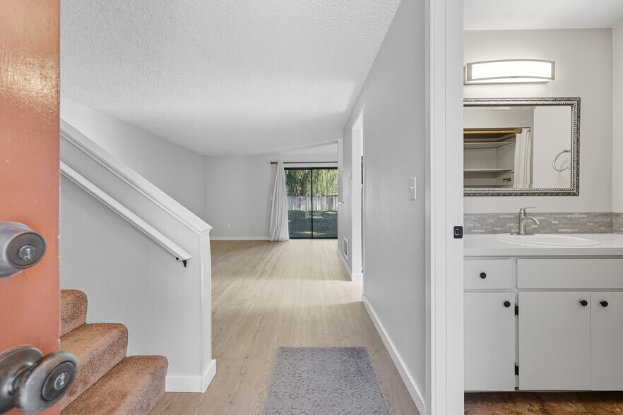 More Photos Of 742-760 9th St, Washougal Apartments For Sale