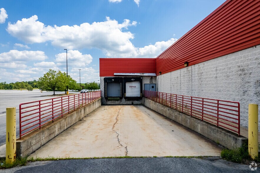 More Photos Of 590-594 Galleria Dr, Johnstown General Retail For Sale