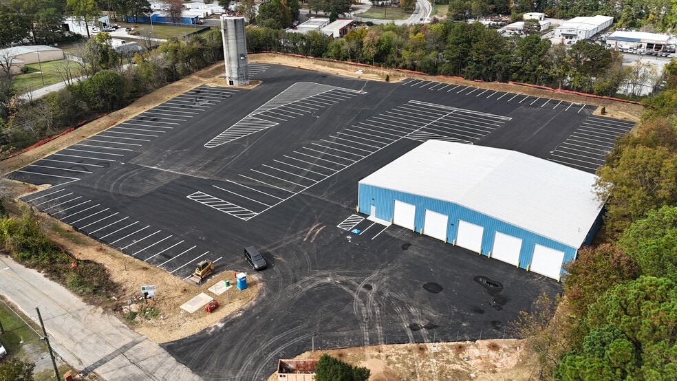 Primary Photo Of 1696 Joy Lake Rd, Lake City Service For Lease