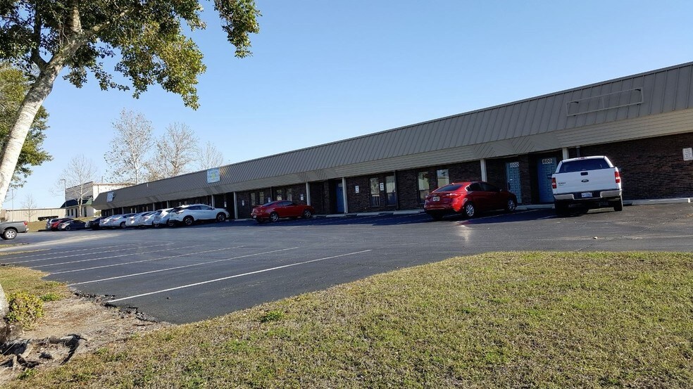 More Photos Of 5640 SW 6th Pl, Ocala Light Distribution For Lease