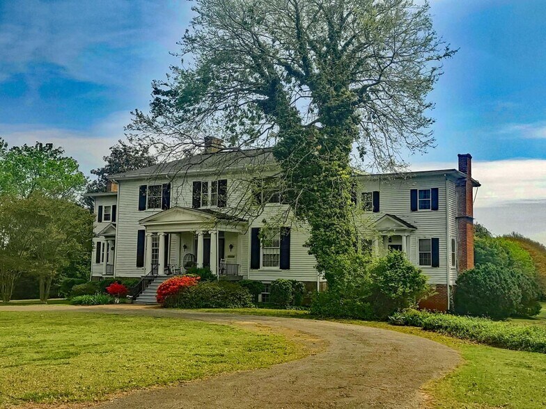 Primary Photo Of 850 Kinderton Rd, Clarksville Hospitality For Sale