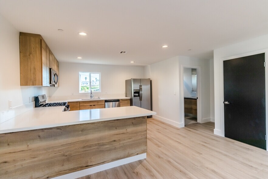 More Photos Of 5014 Pickford St, Los Angeles Apartments For Sale