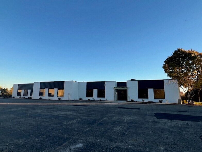 More Photos Of 620 S IL Route 31, Mchenry Office For Lease