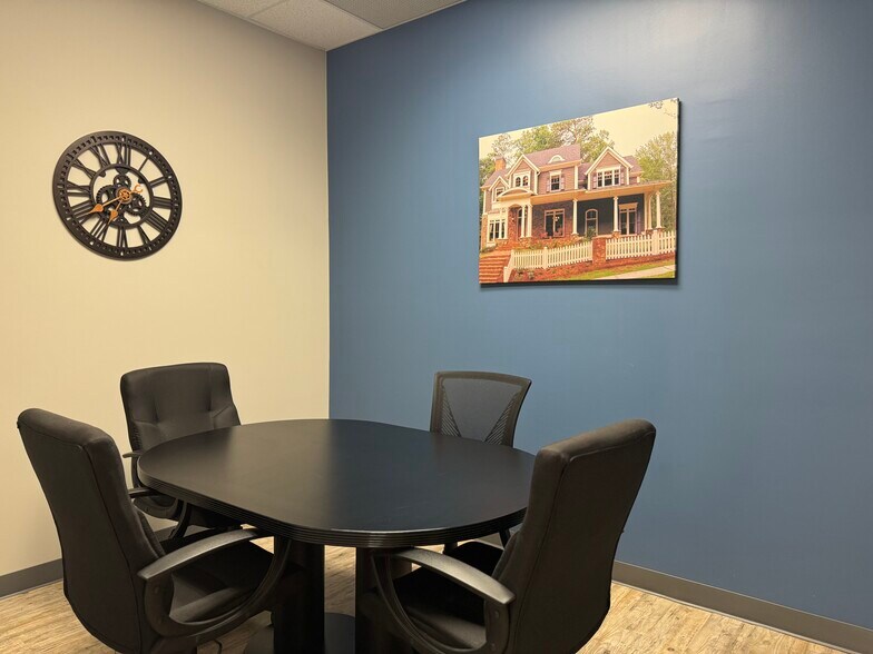 More Photos Of 55951 Gratiot Ave, Chesterfield Office For Sale