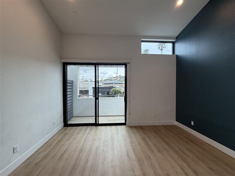 More Photos Of 7606 Girard Ave, La Jolla Apartments For Sale