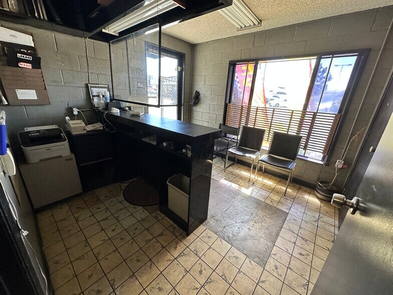 More Photos Of 705 W Commonwealth Ave, Fullerton Auto Repair For Lease