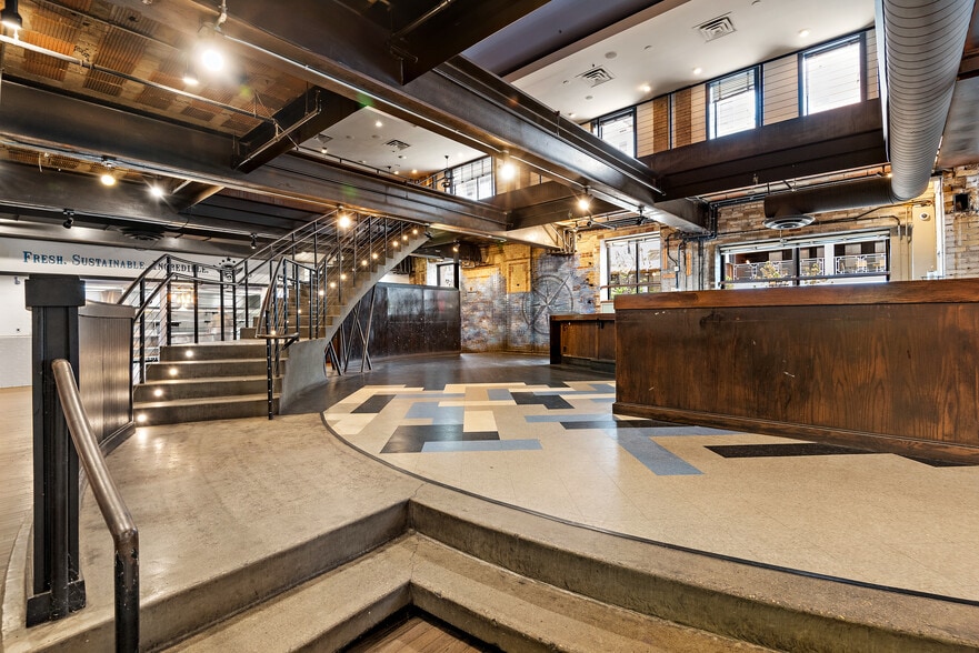 More Photos Of 1402 W Lake St, Minneapolis Restaurant For Sale