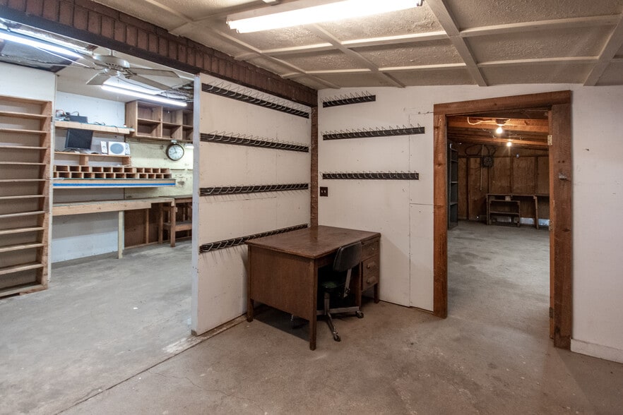 More Photos Of 535 W Main St, Franklin Specialty For Sale