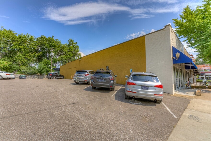 More Photos Of 940-942 S Cooper St, Memphis Storefront For Lease