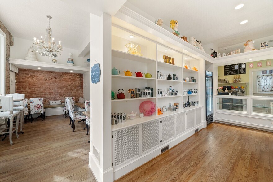 More Photos Of 12 Culpeper St, Warrenton Restaurant For Sale