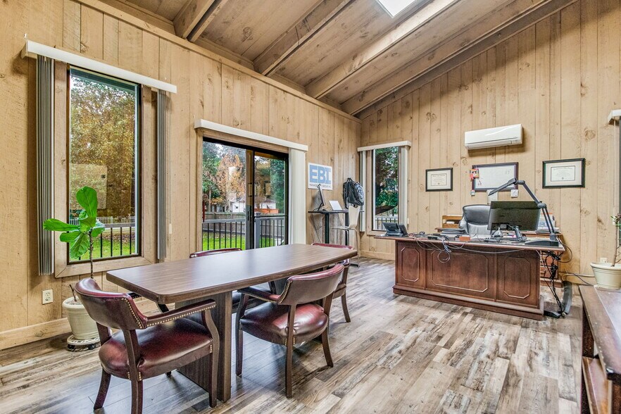 More Photos Of 725 S J St, Pensacola Office Residential For Sale