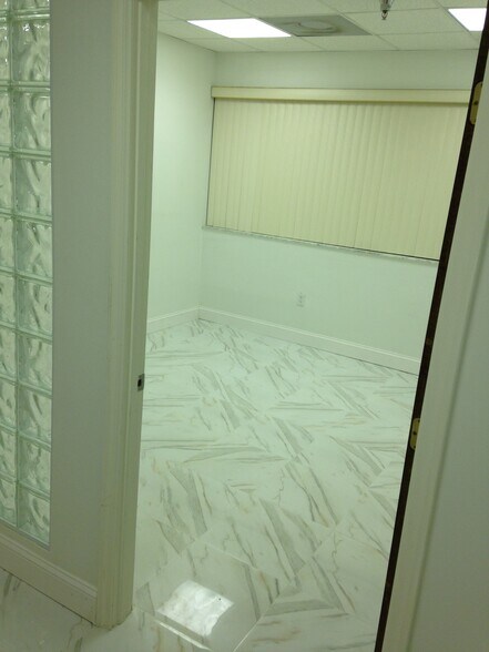 More Photos Of 1111 Kane Concourse, Bay Harbor Islands Loft Creative Space For Sale