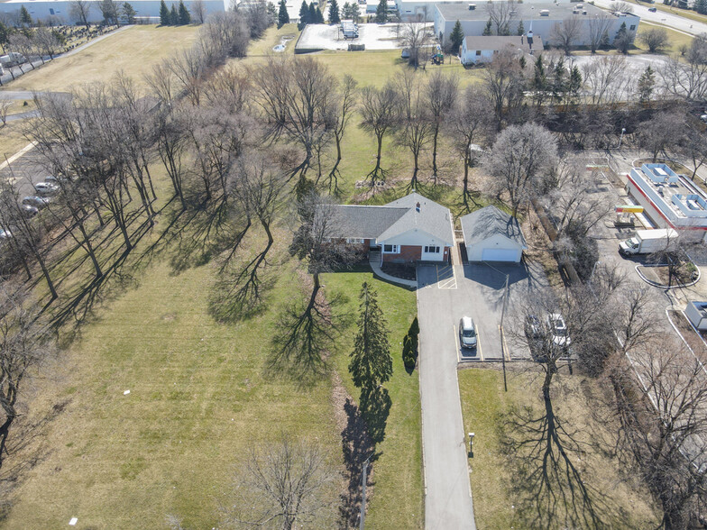 Primary Photo Of 22W421 ARMY TRAIL RD, Addison Flex For Sale