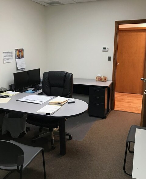 More Photos Of 15 Thames St, Groton Office For Lease