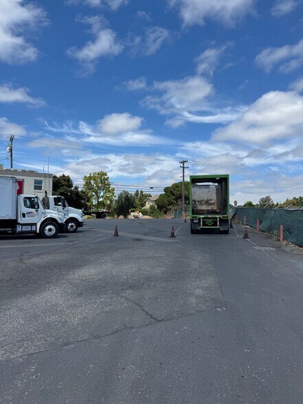 More Photos Of 16440 Ashland Ave, San Lorenzo Warehouse For Lease