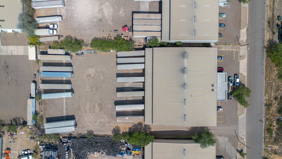 More Photos Of 14110 Business Ave, Laredo Warehouse For Lease