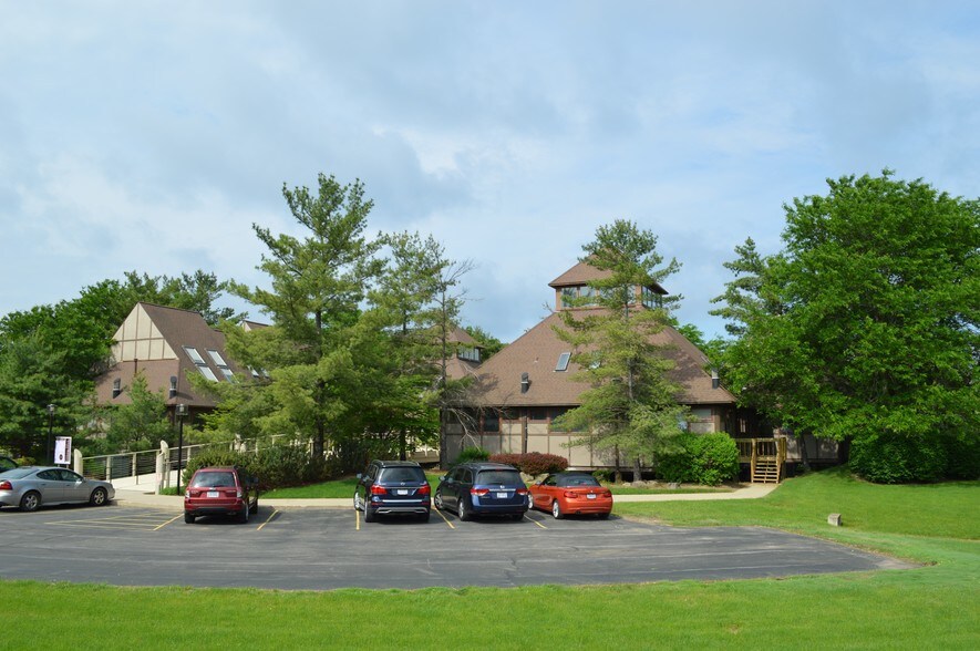 More Photos Of 150 N Miller Rd, Akron Loft Creative Space For Lease