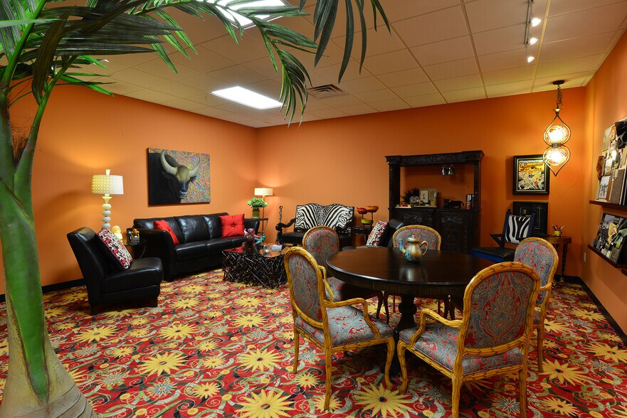 More Photos Of 2801 26th St, Lubbock Freestanding For Lease