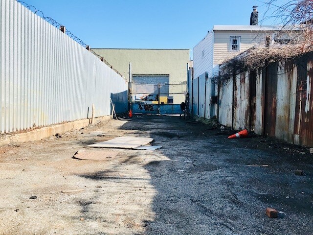 More Photos Of 202 Sheffield Ave, Brooklyn Land For Lease