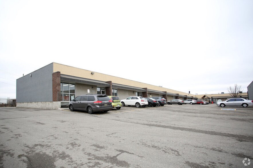More Photos Of 2740-2762 Slough St, Mississauga Warehouse For Sale