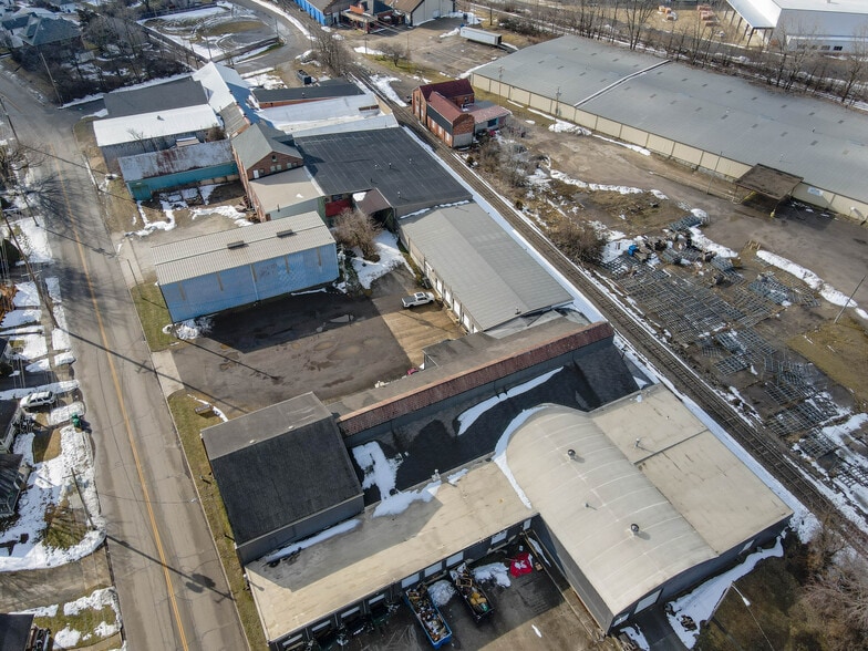 More Photos Of 2424 Columbus Rd, Springfield Warehouse For Sale