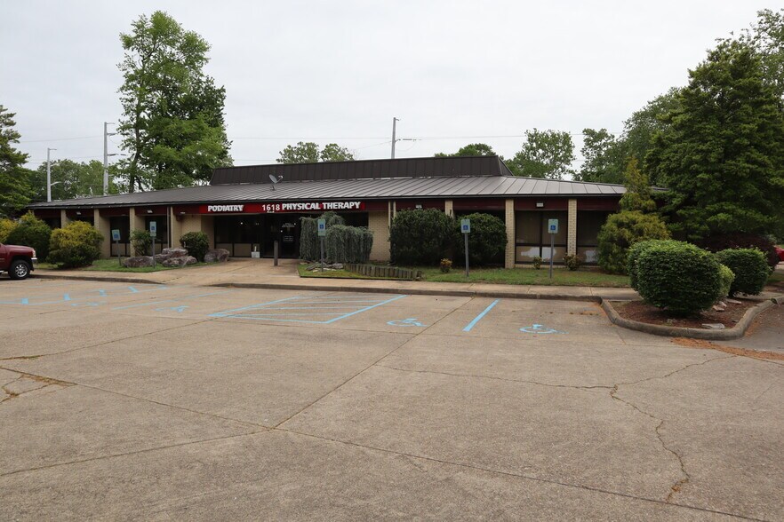 Primary Photo Of 1618 Hardy Cash Dr, Hampton Medical For Lease