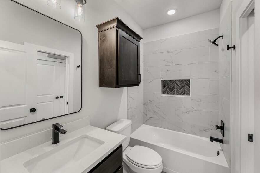 More Photos Of 514 Deacon Dr W, College Station Apartments For Sale