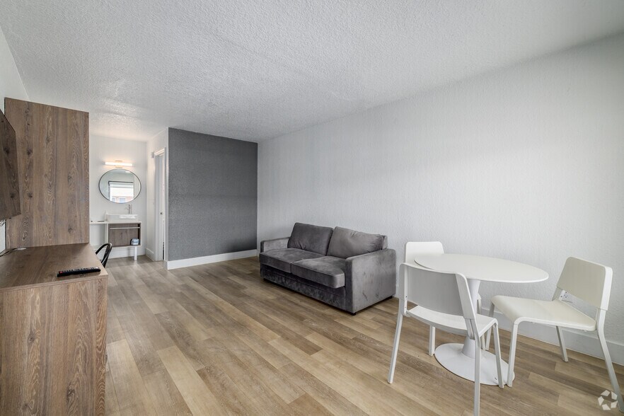 More Photos Of 1153 Airport Rd, Jacksonville Hotel For Sale