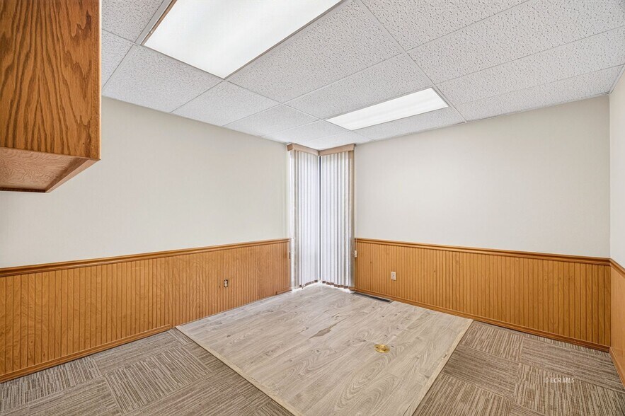 More Photos Of 975 5th St, Elko Office For Lease