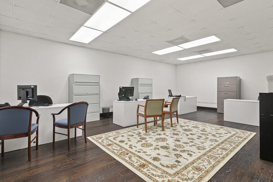 More Photos Of 6701 Beach Blvd, Jacksonville Freestanding For Lease