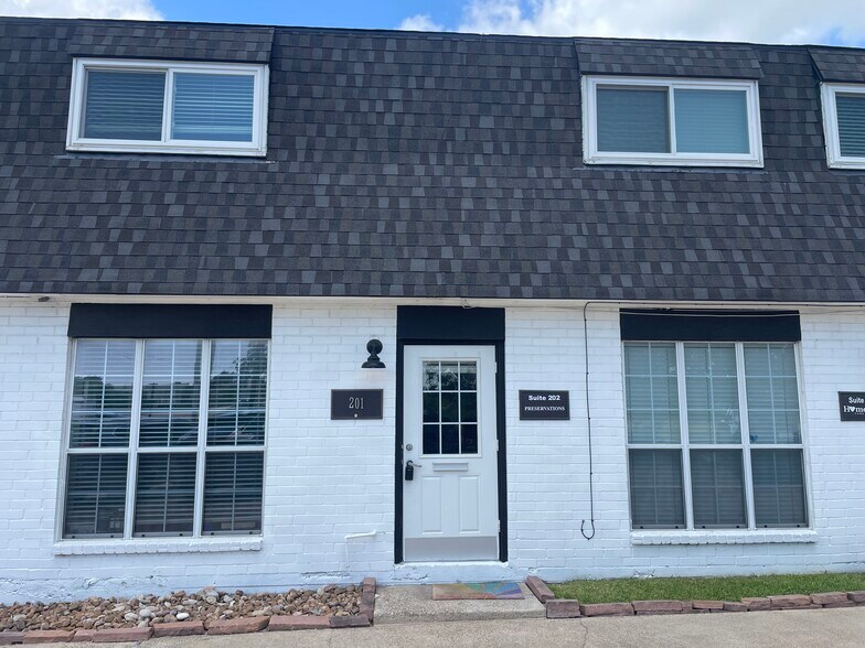 More Photos Of 2600 NASA Rd 1, Seabrook Loft Creative Space For Lease