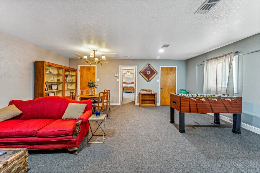 More Photos Of 703 Spring St, Granbury Lodge Meeting Hall For Sale