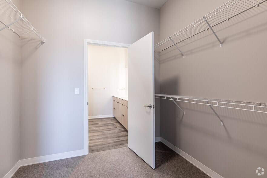 More Photos Of 1901 Vine St, Kansas City Multifamily For Sale
