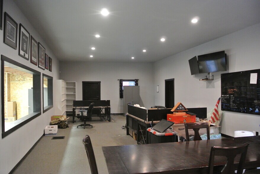 More Photos Of 2 S Division St, Kellogg Restaurant For Sale