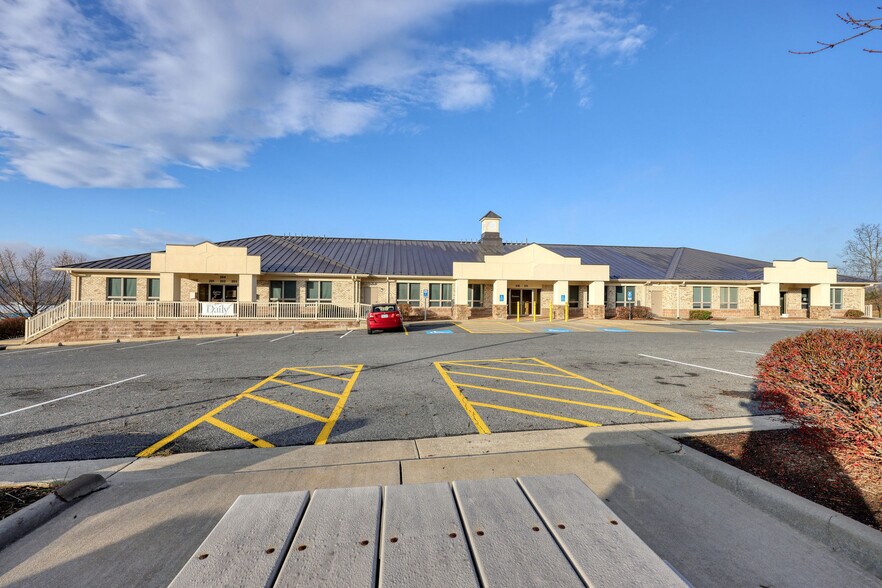 More Photos Of 105 Stony Pointe Way, Strasburg Medical For Lease